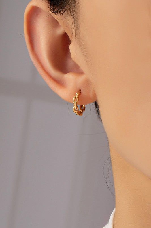 Premium brass chain shape huggie hoop earrings