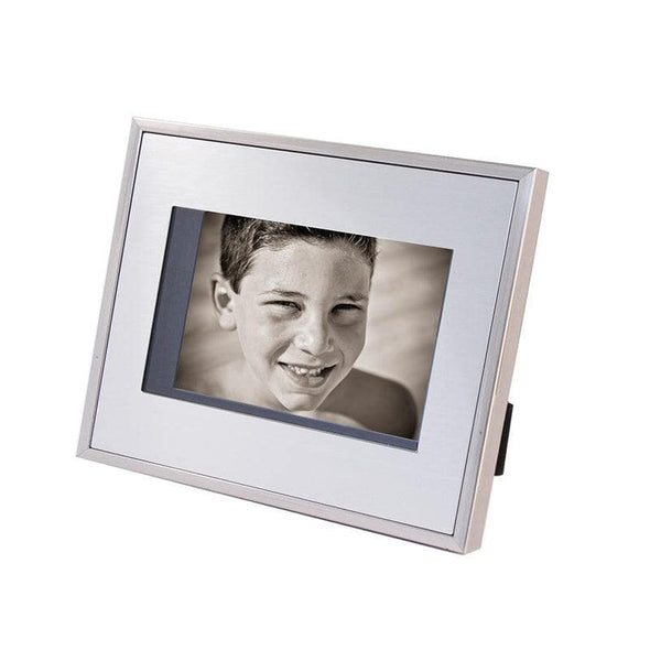 Sleek Silver Metal 4x6 Photo Frame – Elegant Home Decor Gift Idea